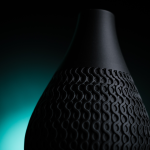 Echo Vase – Moderne Designvase mit rhythmischer Struktur