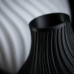 Gleam Vase – Große Designvase mit ausdrucksstarker Struktur