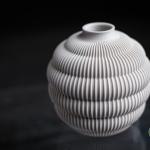 Hive Vase – Moderne Designvase mit Wabenstruktur