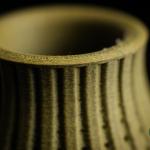 Perpetuo Vase – Kompakte Designvase mit feiner Struktur