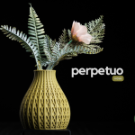 Perpetuo Vase – Kompakte Designvase mit feiner Struktur