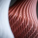 Quench Vase – Moderne Designvase mit kraftvoller Struktur