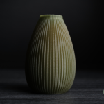 Solstice Vase – Moderne Designvase mit weicher, harmonischer Struktur