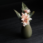 Solstice Vase – Moderne Designvase mit weicher, harmonischer Struktur